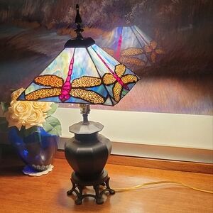 Tiffany Style Dragonfly Lamp
